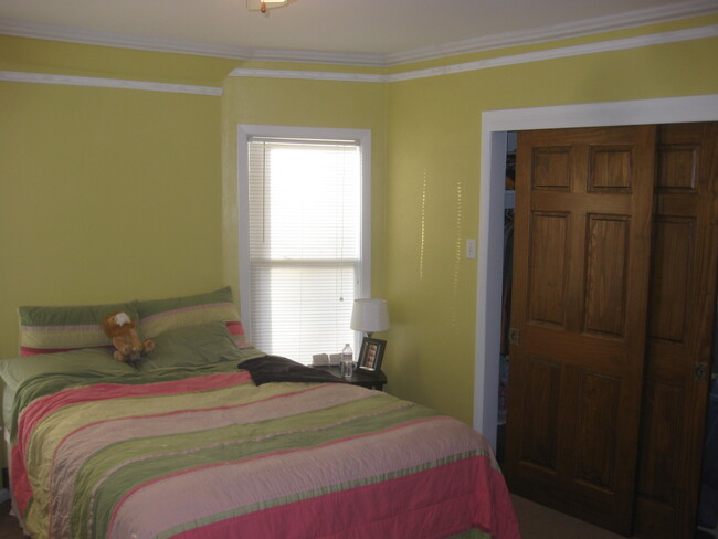 spacious bedrooms - 2415 Cottage Grove Ave