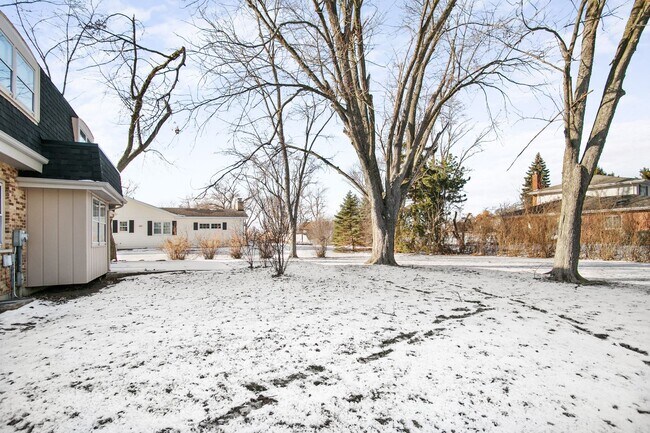 Building Photo - Renovated 4-Bedroom Home in Olympia Fields