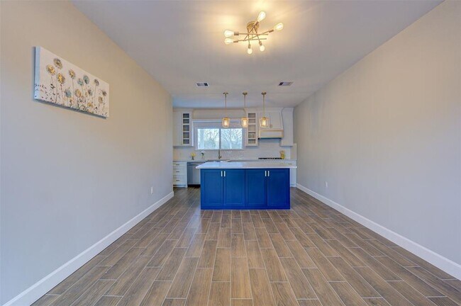Building Photo - 6304 Maybell St