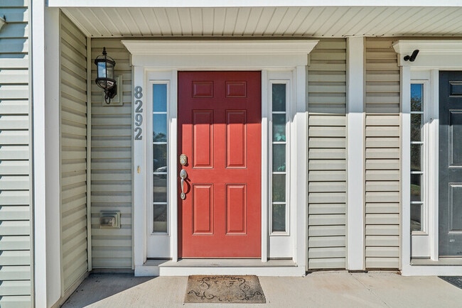 Building Photo - 8292 Heritage Crossing Ct