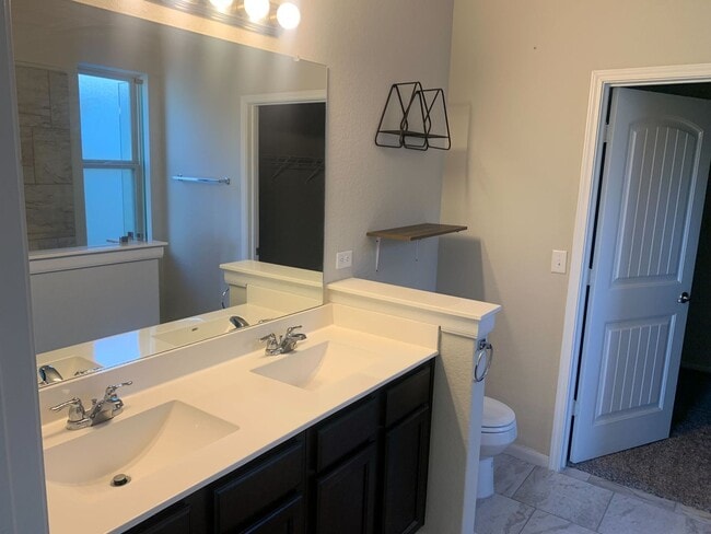 Building Photo - *COMING SOON* Comfort & Convenience – 2-Story Home with Fenced Backyard!