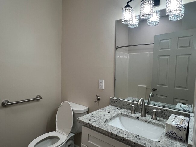 Building Photo - Stunning One Level Home located in central Johnson City!  