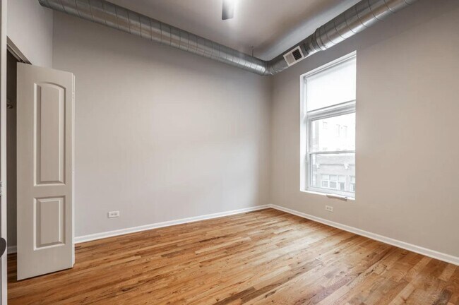 Building Photo - 1538 N Milwaukee Ave