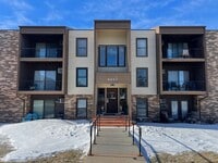 Building Photo - 4440 S Poplar St