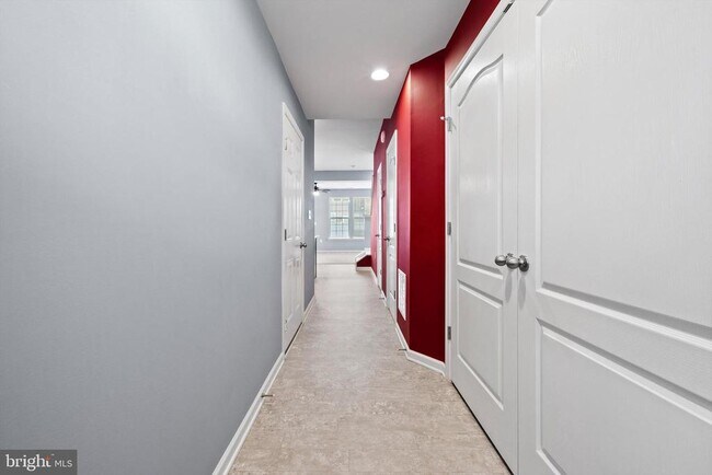 Building Photo - 32 Healey Ct
