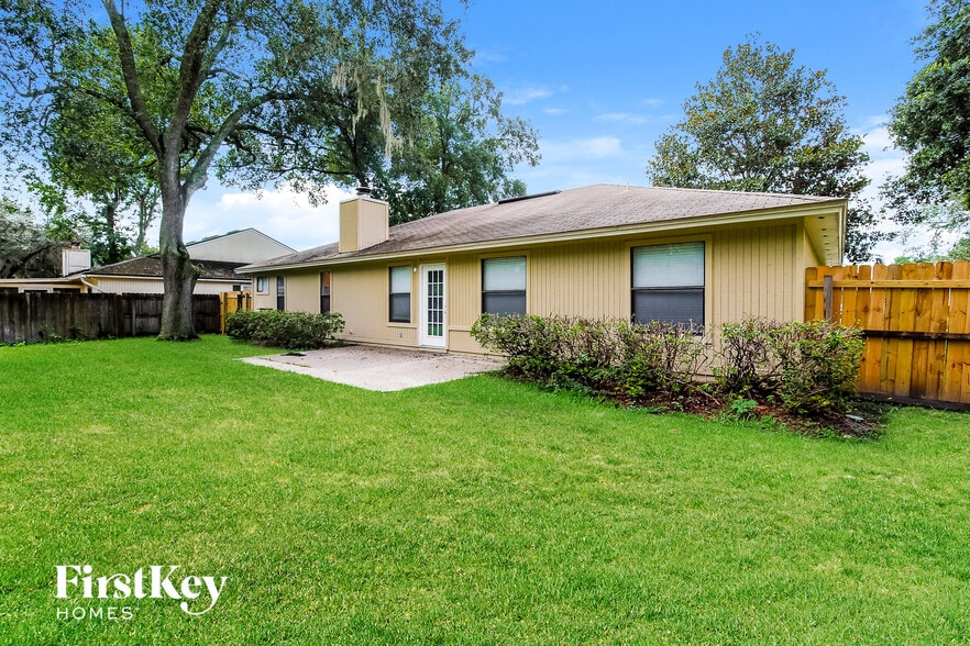 Building Photo - 12439 Autumnbrook Trail E