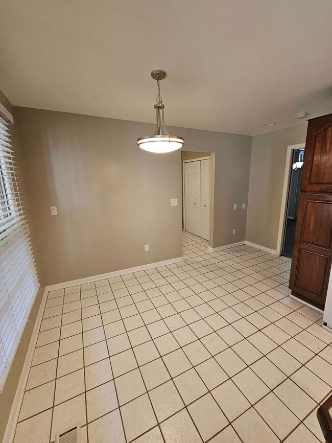Building Photo - Private 4 Bedroom Home on 0.75 Acres with Great Room Fireplace, Wet Bar & 3-Season Room, 2 Car At...