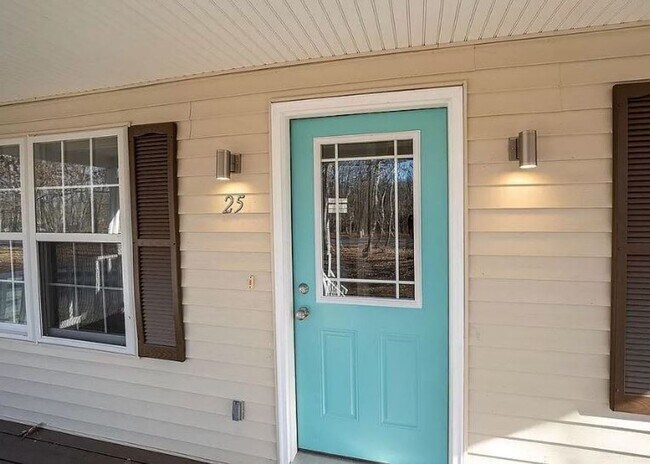 Building Photo - 4 Bdrm / 2.5 Bath Beautiful Lake Home at Central Virginia's largest Community