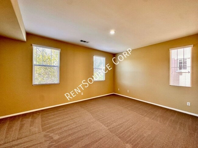 Building Photo - 24162 Willowbrooke Ct