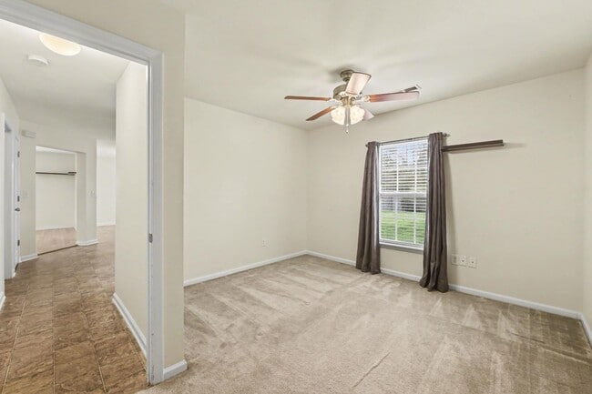 Building Photo - 272 Clayburne Dr