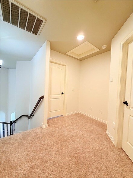 Building Photo - 4201 SW Layton Rd