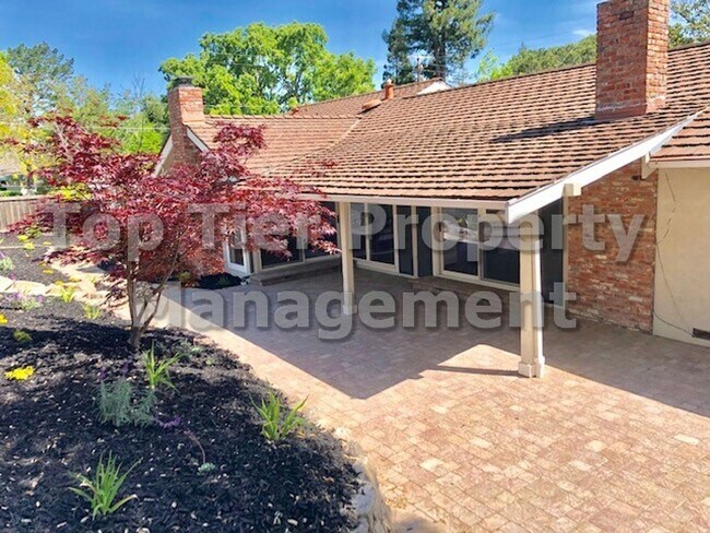 Building Photo - Very nice 4 Bed/3 Bath/2,145 Sqft House in West Danville available 6/15 for Lease!