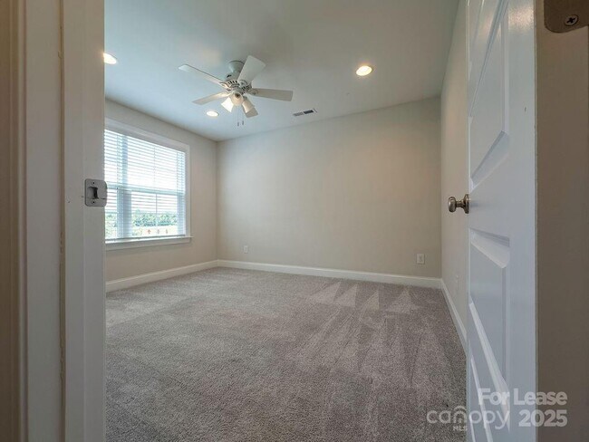 Building Photo - 6607 Wildbrook Dr