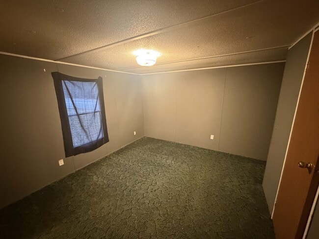 Building Photo - 1415 Eastview Rd