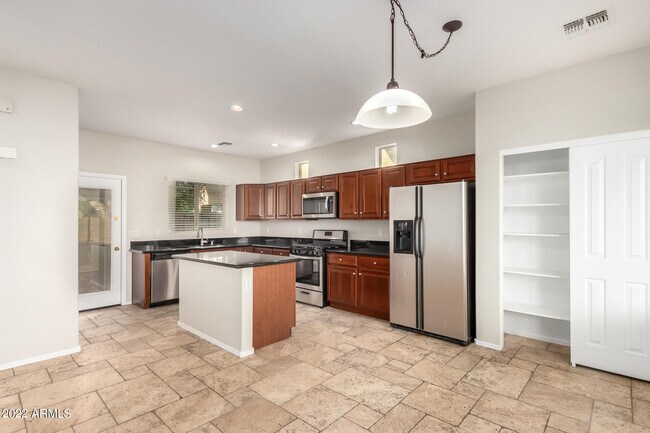 Building Photo - 9130 W Cypress St