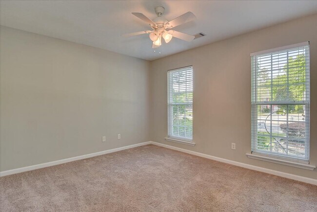 Building Photo - 1021 Mansford Ln