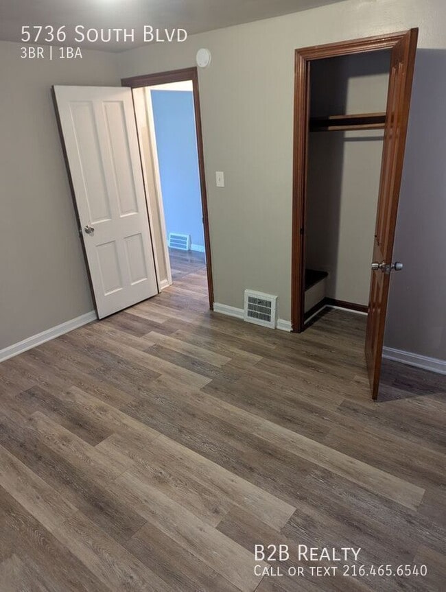 Building Photo - 5736 South Blvd