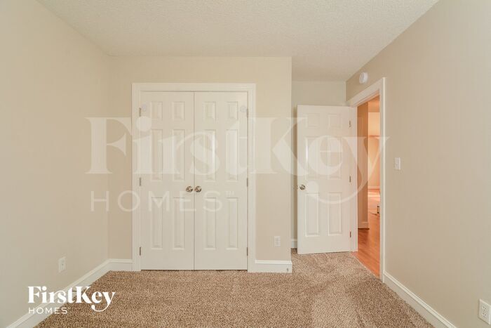 Building Photo - 118 S Ridge Dr