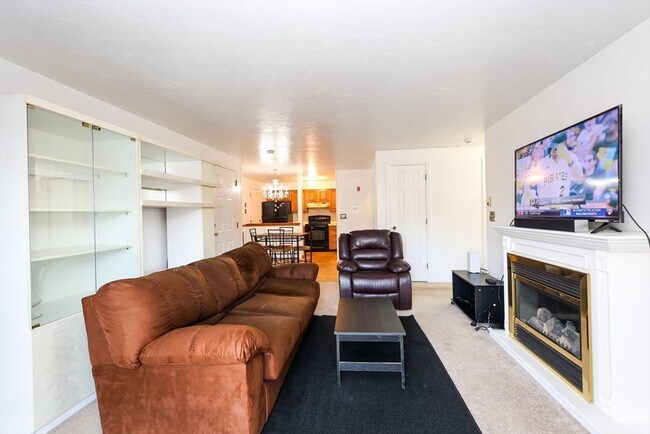 Building Photo - 610 S Franklin St