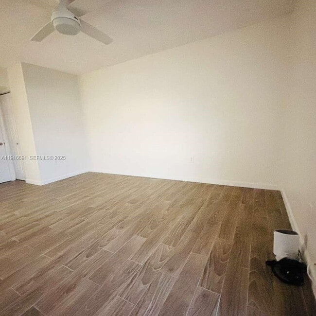 Building Photo - 3625 N Country Club Dr