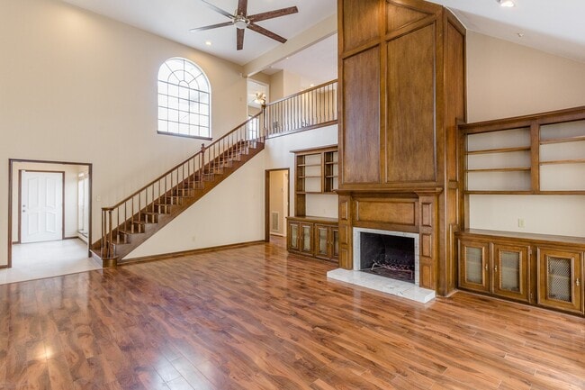 Building Photo - 1703 Plantation Dr