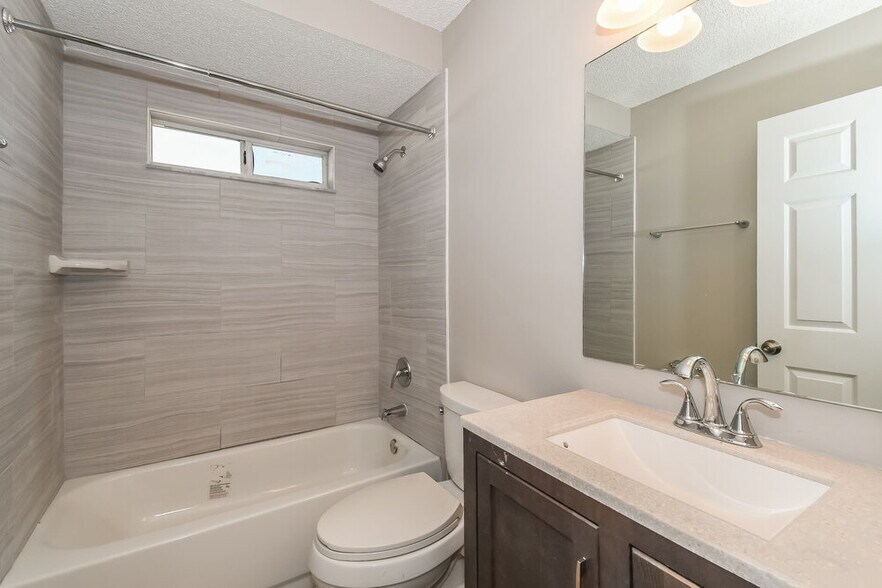 Building Photo - 11093 Coldfield Dr