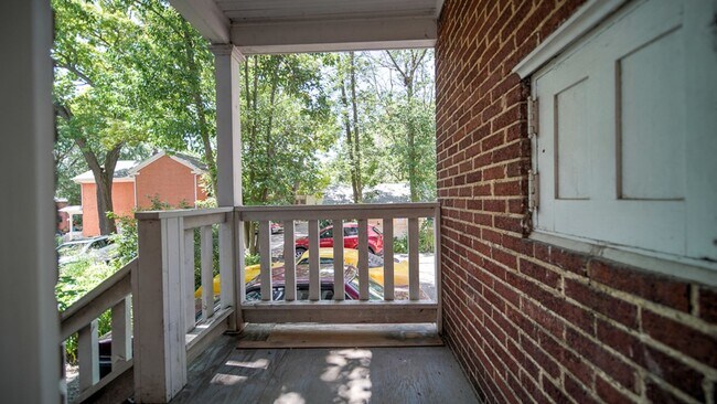 Building Photo - 412 N Carroll St