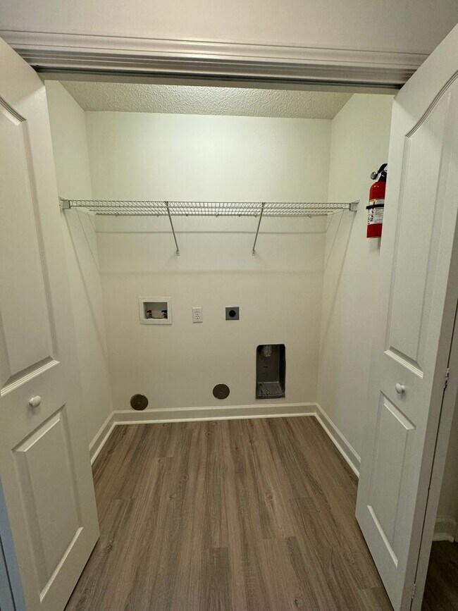 Building Photo - 129 Clusters Cir