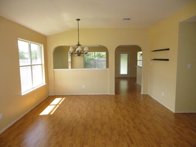 Building Photo - 4110 Natural Bridge Ct