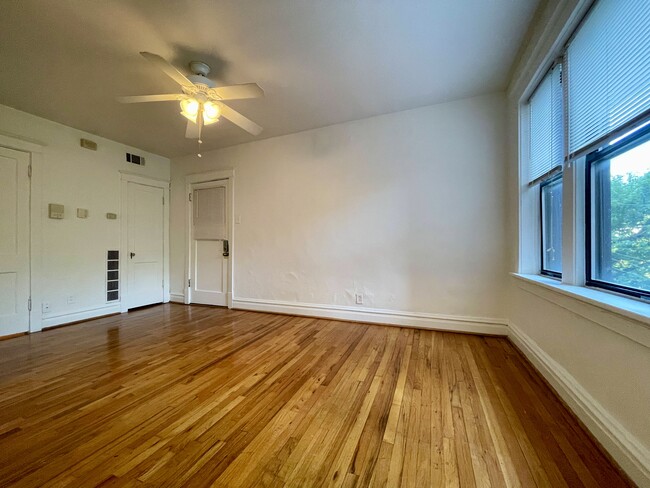 Building Photo - 4415 Pershing Ave.