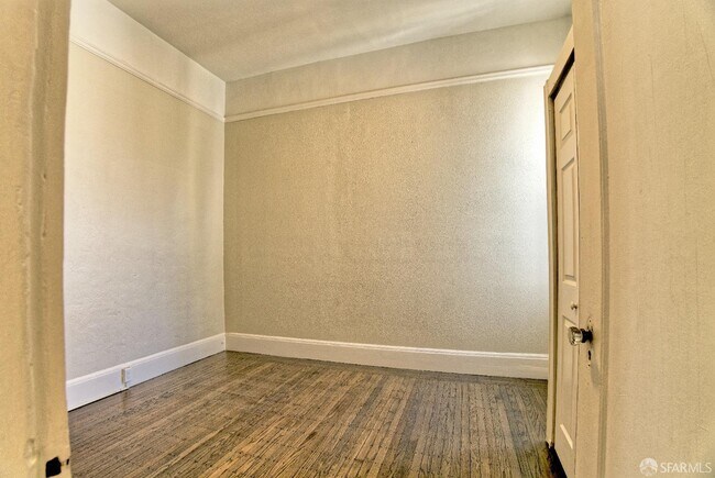 Building Photo - 1218 York St