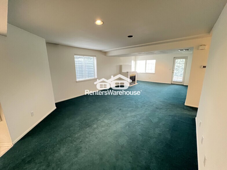 Building Photo - 9147 Woodland Dr