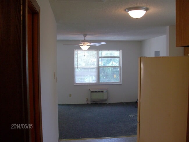 Building Photo - 1220 Saline Rd