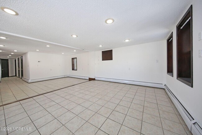 Building Photo - 60 Mathews St