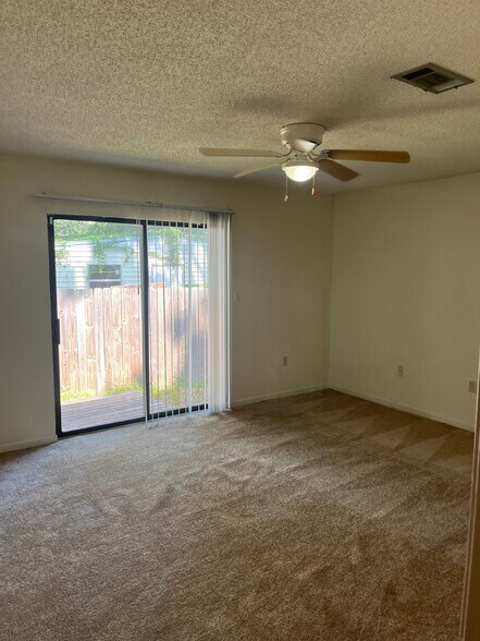Naster bedroom - 25 6th St