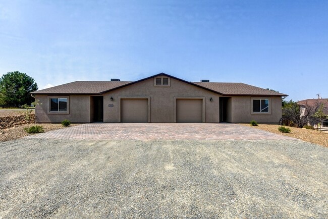 Building Photo - 3850 E Teri Ct