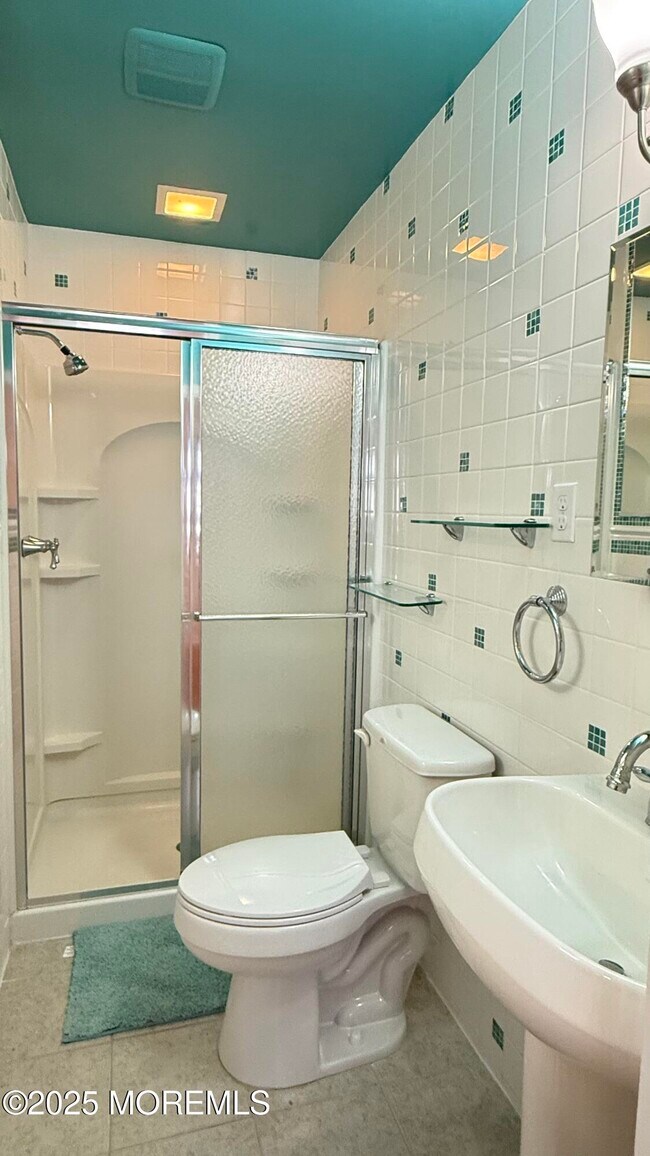 Building Photo - 138 10th Ave