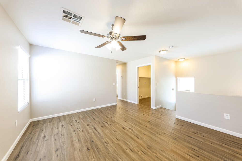 Building Photo - 13416 W Peck Dr
