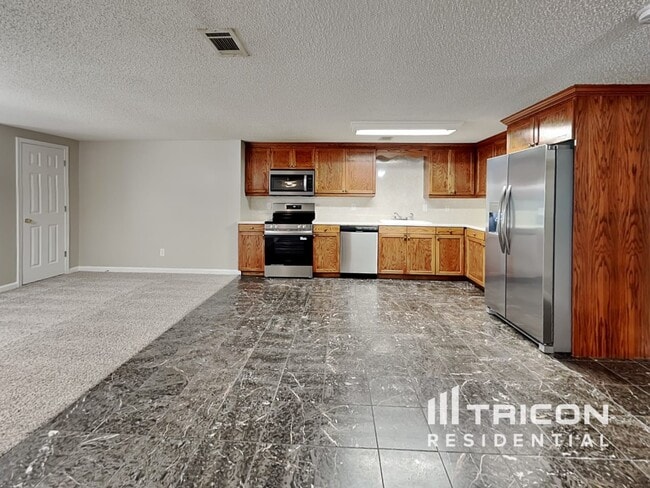 Building Photo - 220 Pepperdine Way