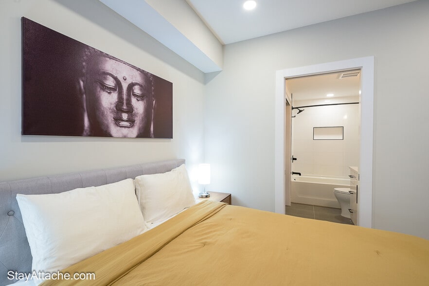 Building Photo - 2301 Ontario Rd NW