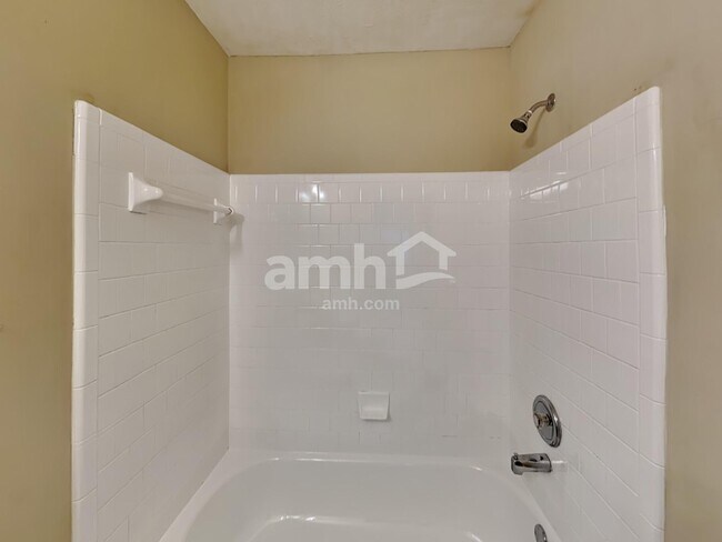 Building Photo - 375 Bass Way NW