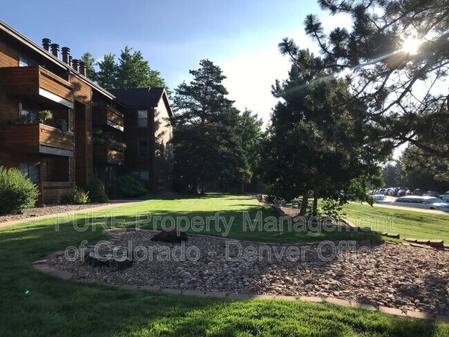 Building Photo - 427 Wright St