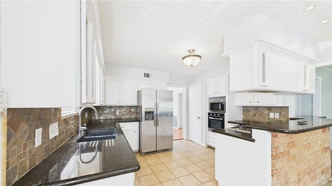 Building Photo - 1107 Verret Ln