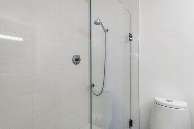 Building Photo - 2121 Laguna St