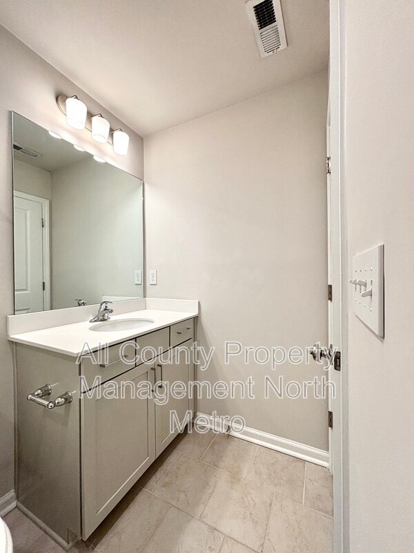 Building Photo - 3518 Hidden Valley Cir