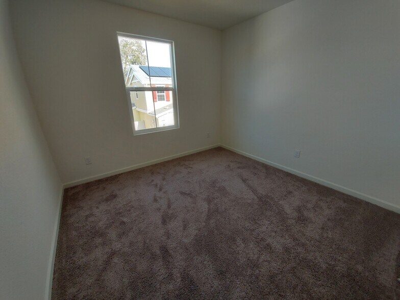 Bedroom 1 - 2nd floor - 7862 Paseo de Daly