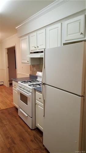 Building Photo - 7 E Lawrence Park Dr E