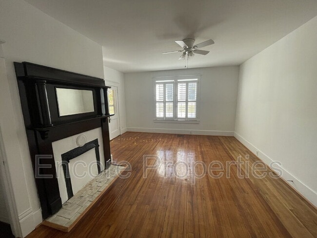 Building Photo - 610 Parks St