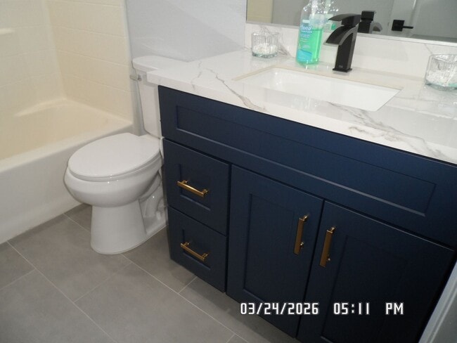 Building Photo - 3 Bedrooms, 2 Bathrooms, approx. 1112 sq. ft., 2 Car Garage, Solar Panels, Internet Included. Cos...