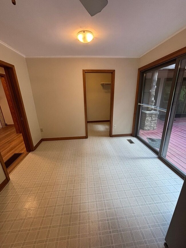 Building Photo - Mid-Century Modern 3-Bedroom, 2-Bathroom H...
